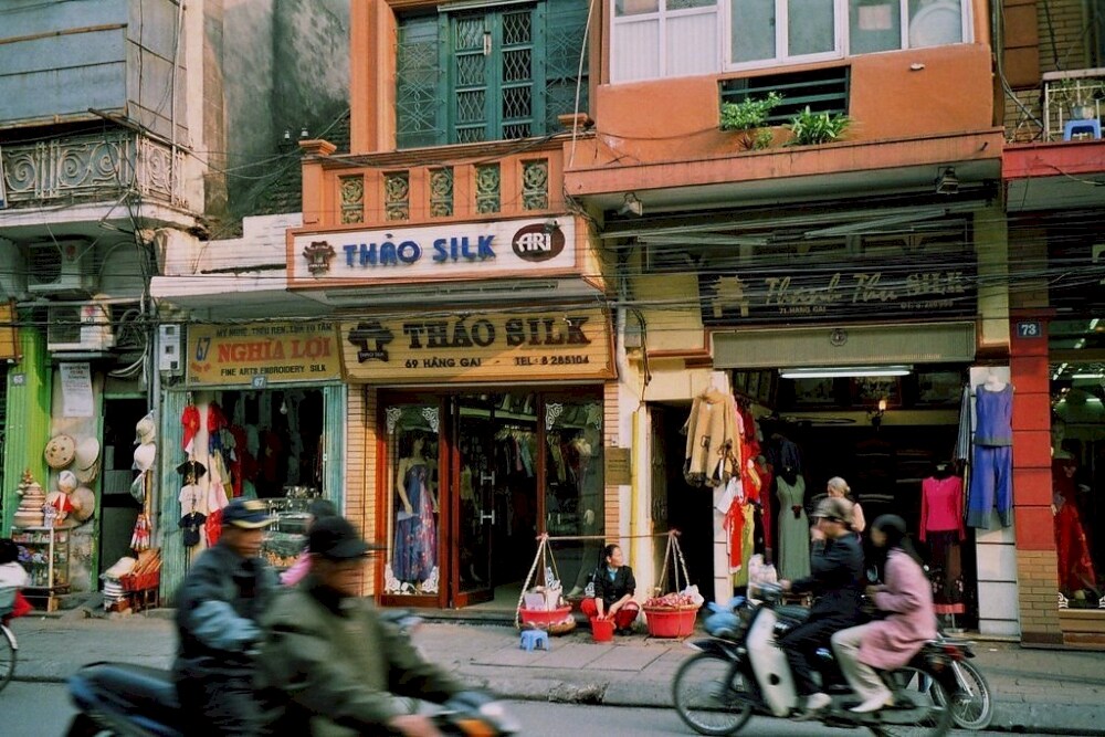 Hang Gai Street is about 270 meters long and is renowned for high-quality silk